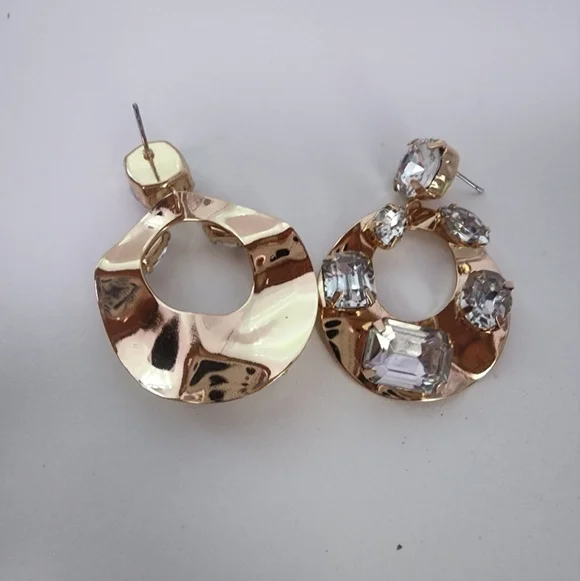 NEW Golden Multi Stone Embellished Crushed Metal Dangle Earrings - Picture 7 of 8